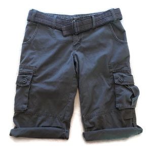 Aritzia Women's Cargo Shorts in Dark Gray with Matching Belt